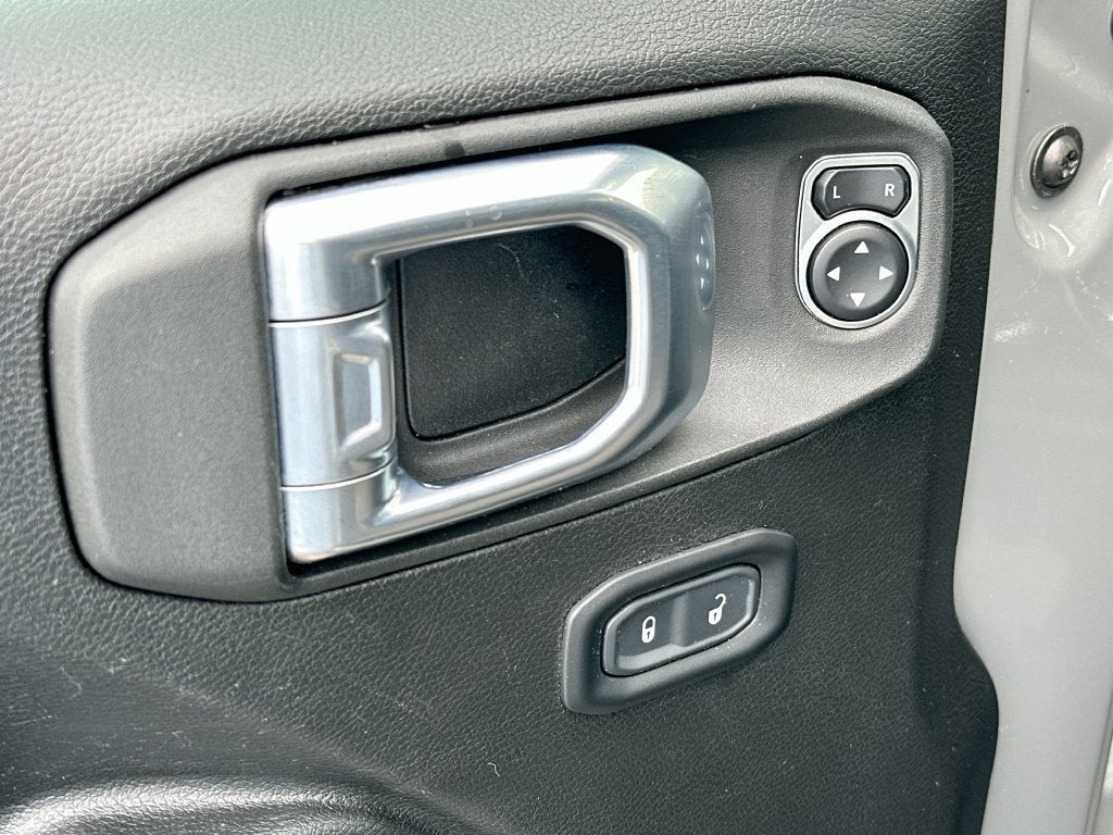 2021 Jeep Gladiator Willys 4x4
