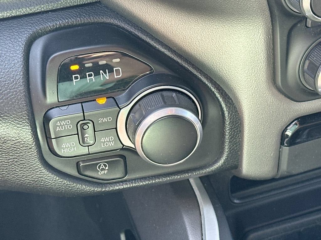 2022 RAM 1500 Big Horn Crew Cab 4x4 5'7" Box