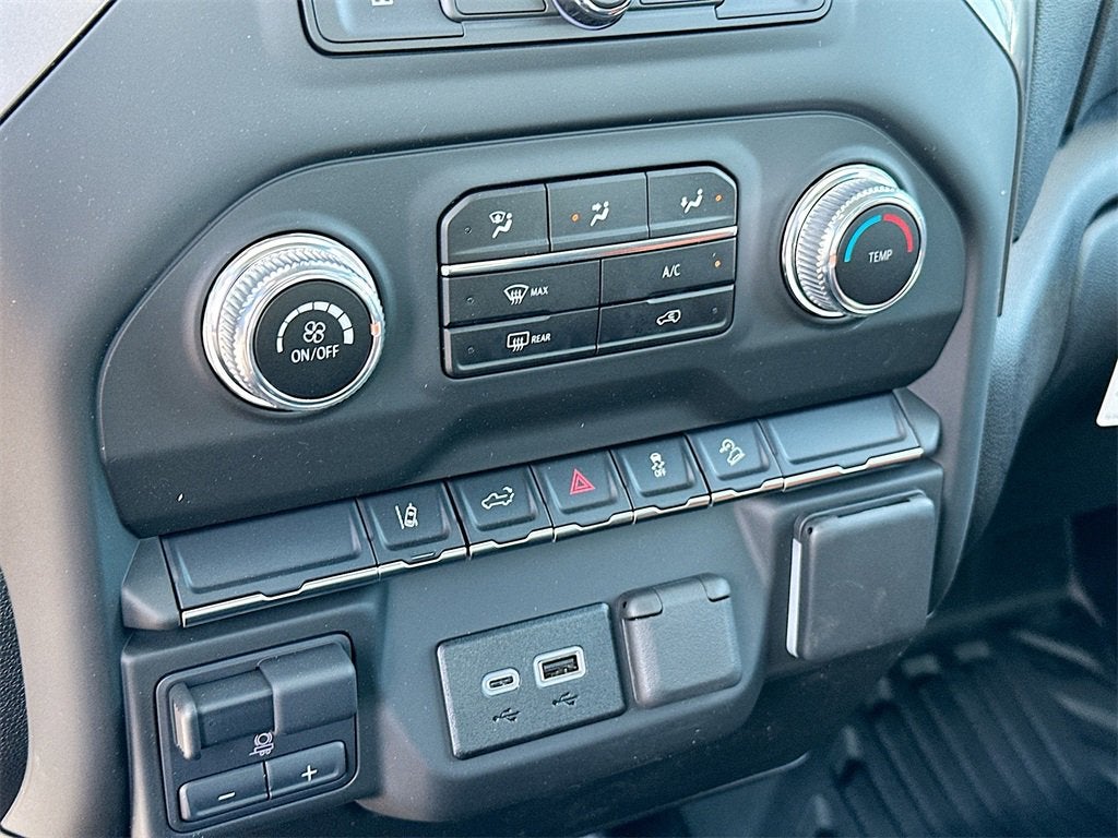 2025 GMC Sierra 3500 HD Pro