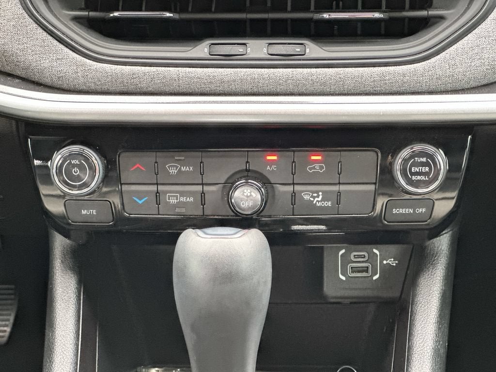2024 Jeep Compass Latitude Lux FWD
