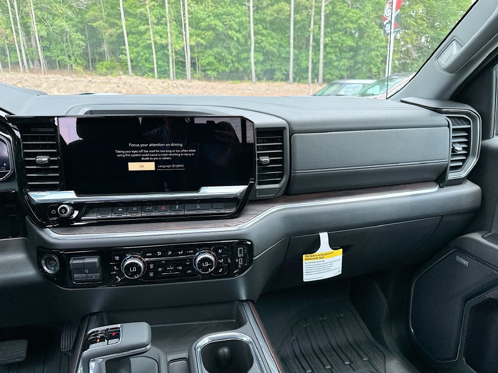 2025 GMC Sierra 1500 SLT