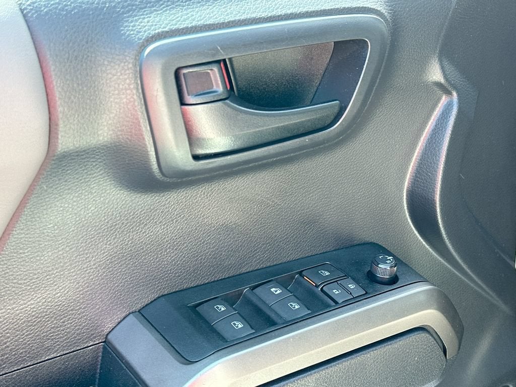 2022 Toyota Tacoma 2WD SR5