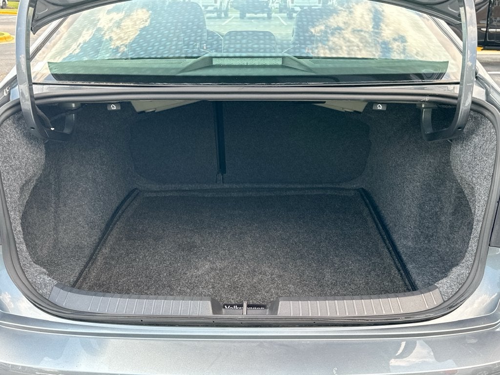 2024 Volkswagen Jetta SE - Photo 16