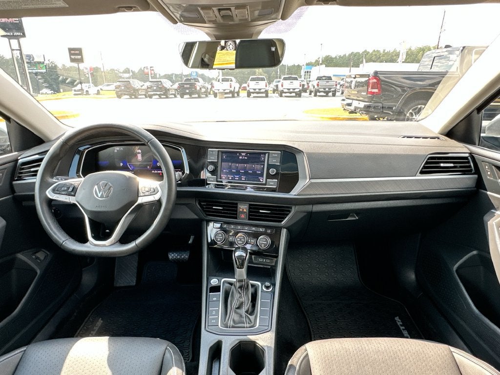 2024 Volkswagen Jetta SE - Photo 3