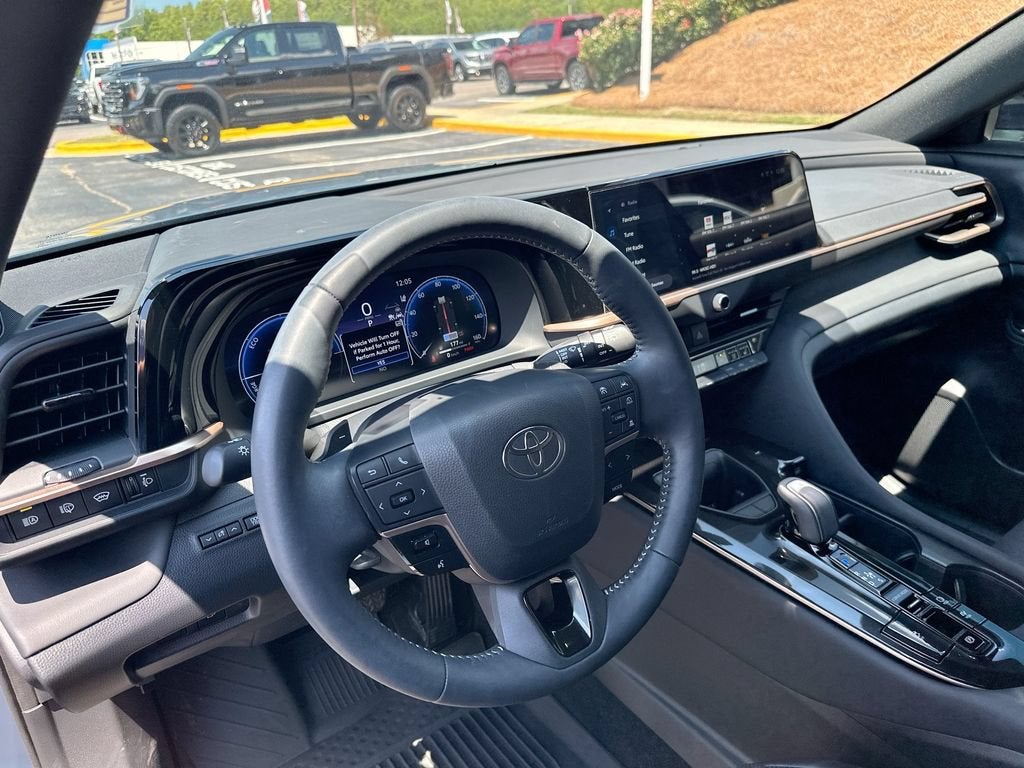 2025 Toyota Crown Signia XLE