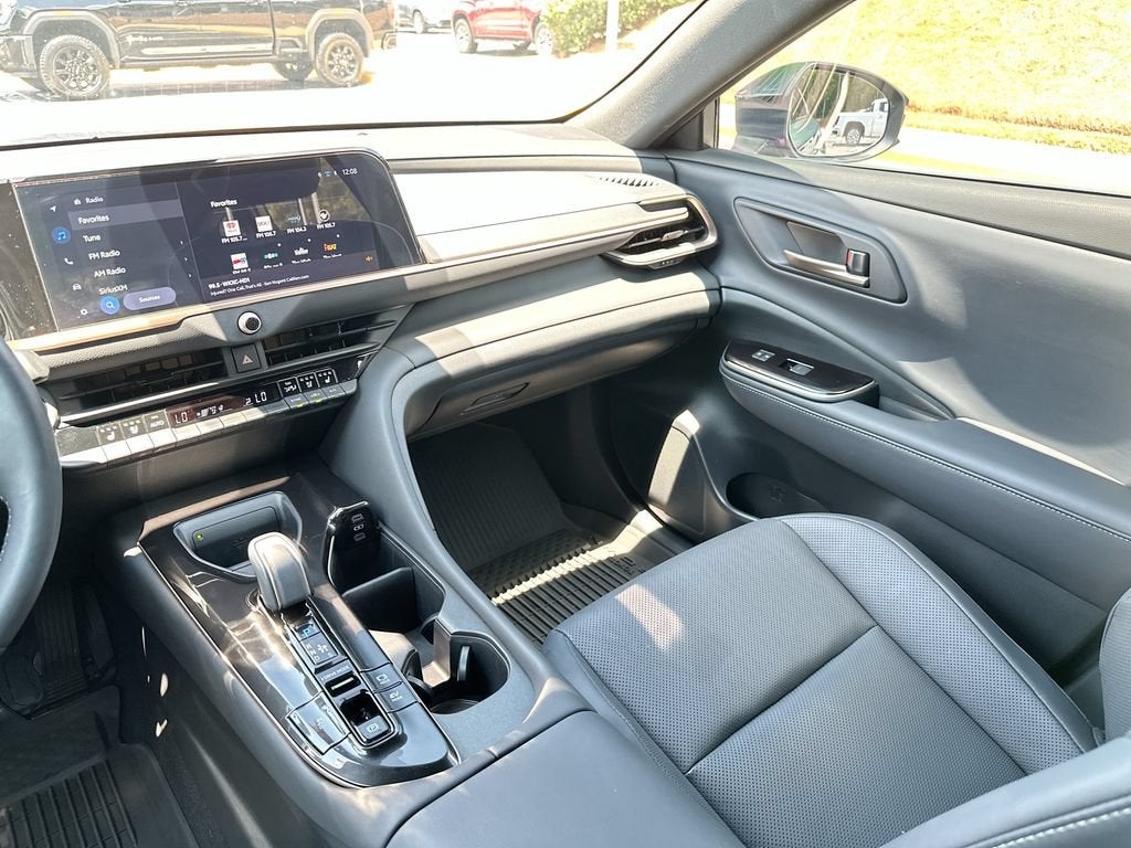 2025 Toyota Crown Signia XLE
