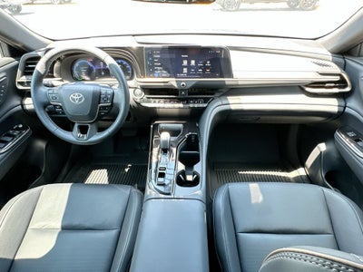 2025 Toyota Crown Signia XLE