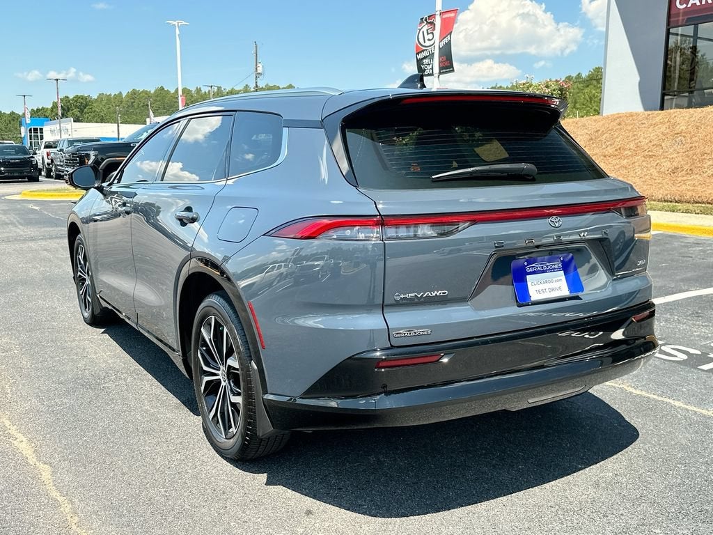 2025 Toyota Crown Signia XLE