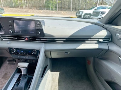 2022 Hyundai Elantra SEL
