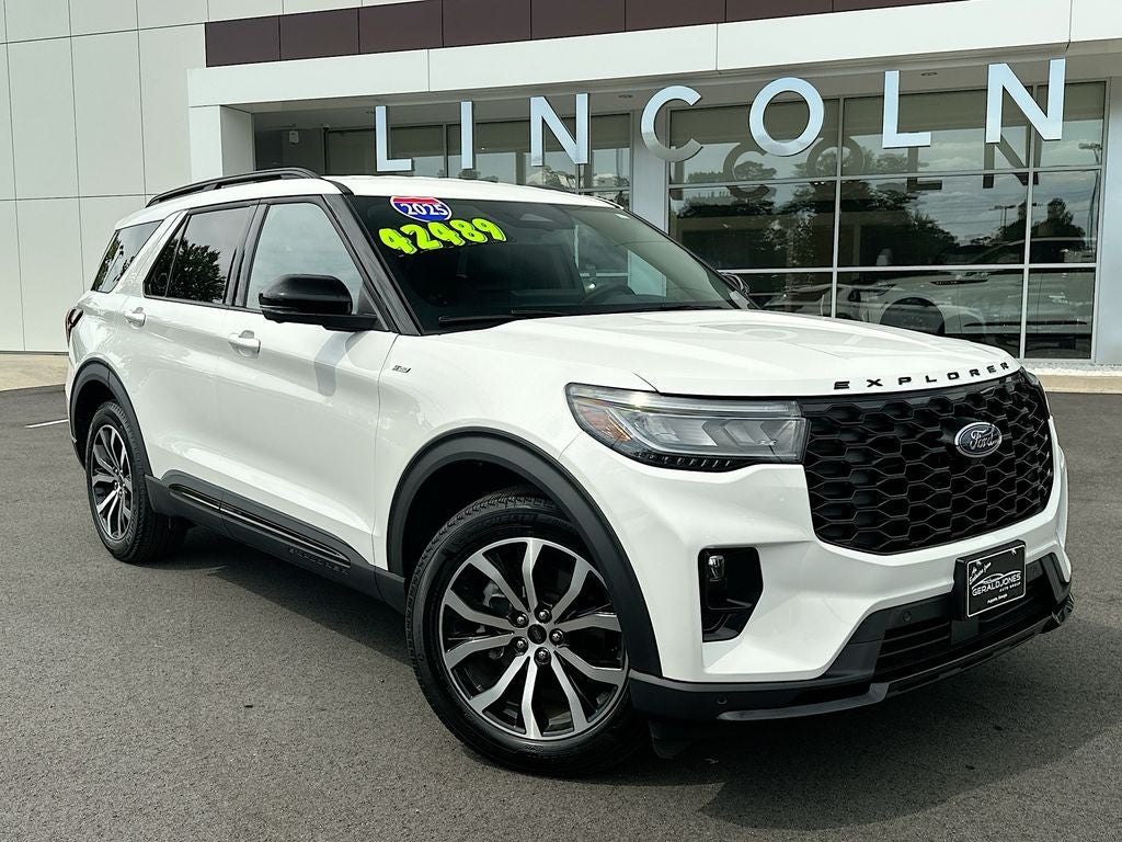 2025 Ford Explorer ST-Line