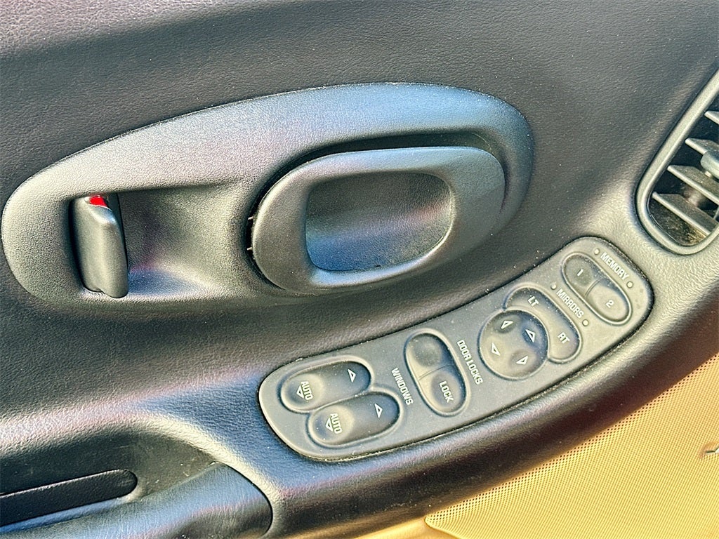 2001 Chevrolet Corvette Base