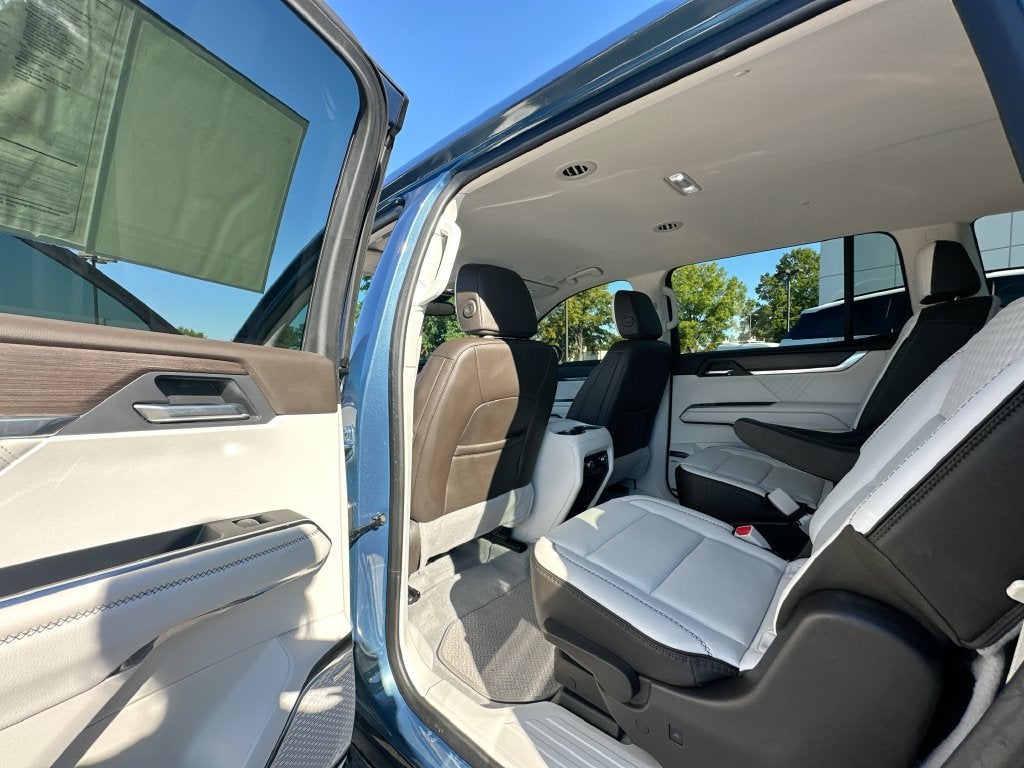 2025 GMC Acadia Denali