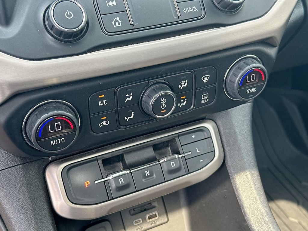 2020 GMC Acadia Denali