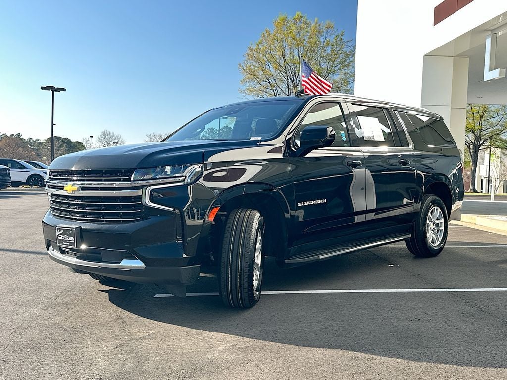 2023 Chevrolet Suburban LT
