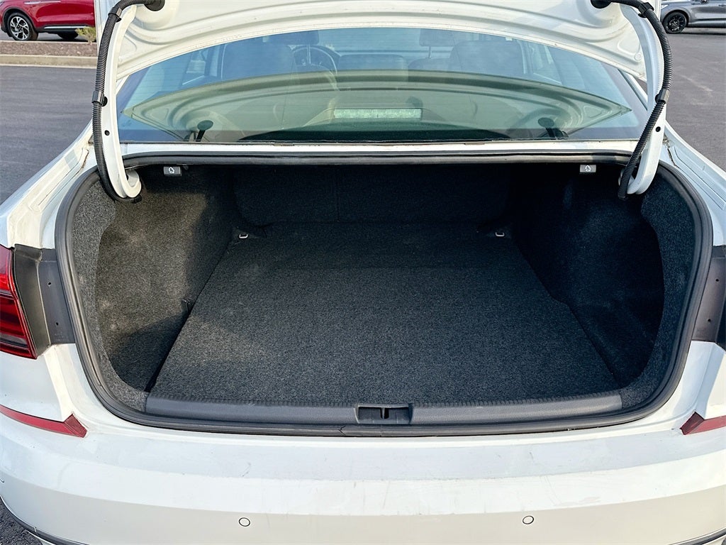 2019 Volkswagen Passat 2.0T SE R-Line