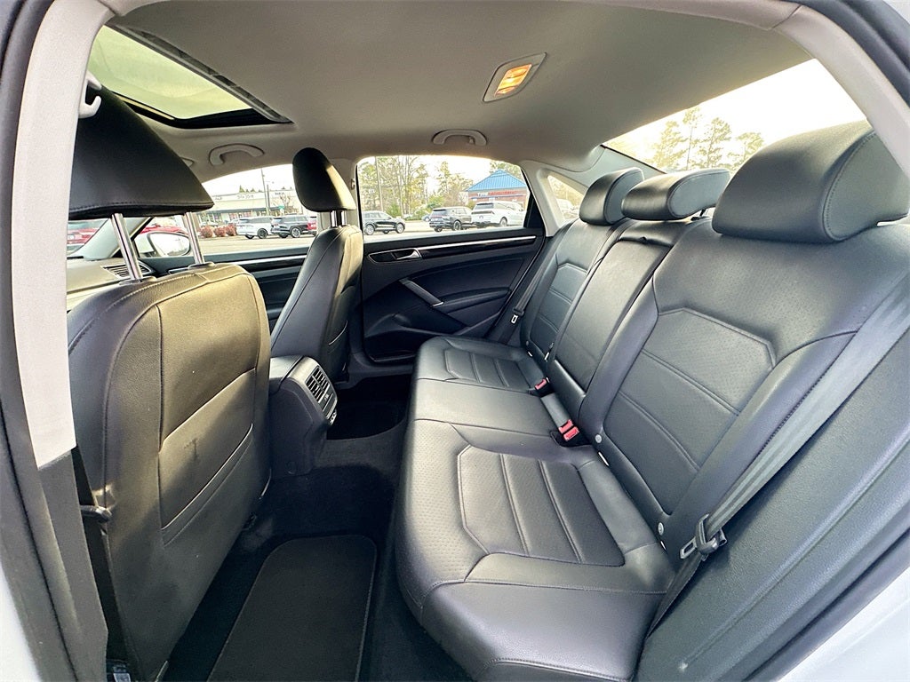 2019 Volkswagen Passat 2.0T SE R-Line