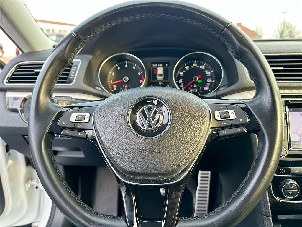 2019 Volkswagen Passat 2.0T SE R-Line