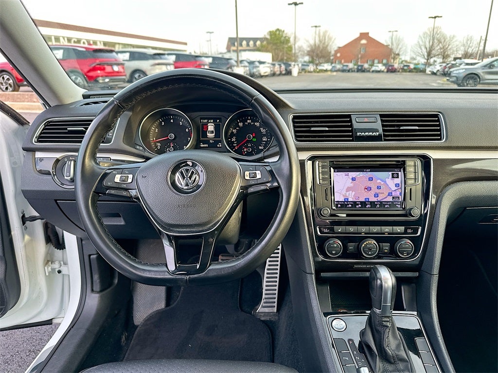 2019 Volkswagen Passat 2.0T SE R-Line