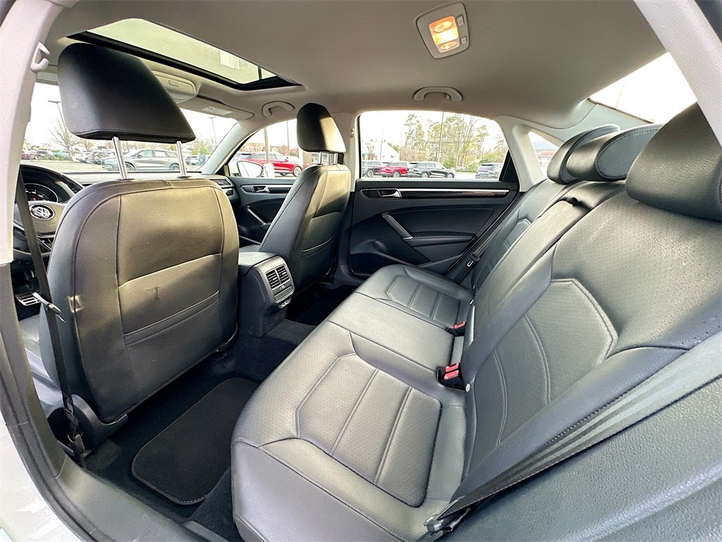 2019 Volkswagen Passat 2.0T SE R-Line