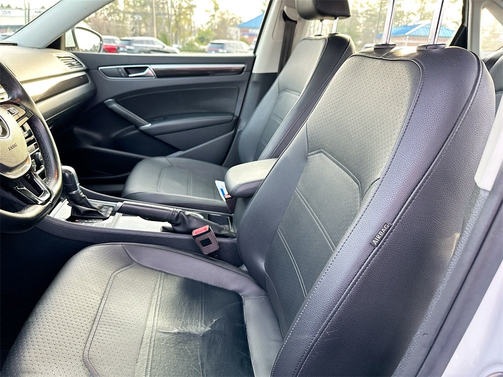 2019 Volkswagen Passat 2.0T SE R-Line