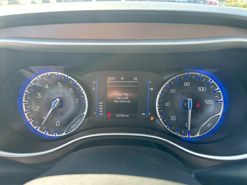 2023 Chrysler Voyager LX