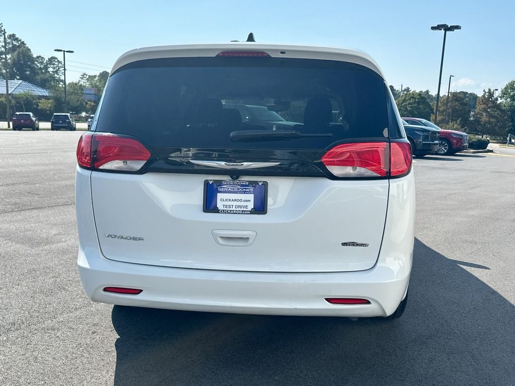 2023 Chrysler Voyager LX