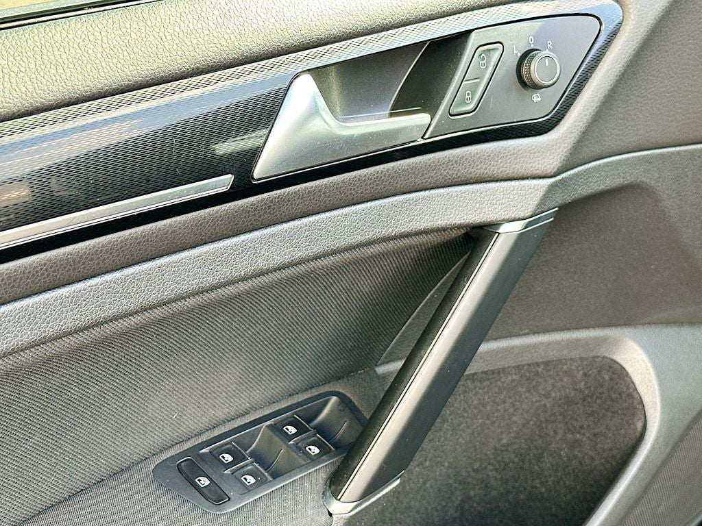 2017 Volkswagen Golf GTI S