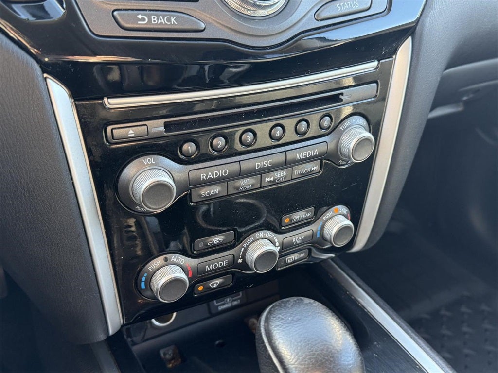 2019 Nissan Pathfinder SV