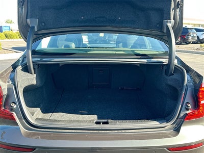 2022 Volvo S60 B5 Momentum