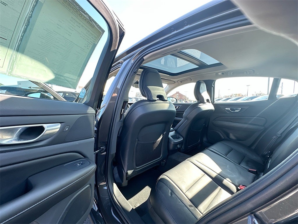 2022 Volvo S60 B5 Momentum