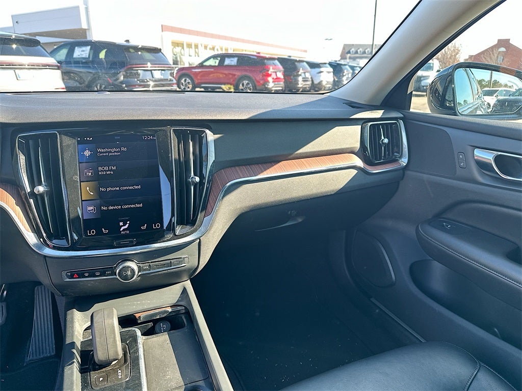 2022 Volvo S60 B5 Momentum