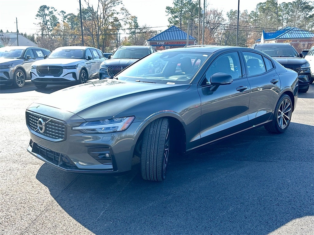 2022 Volvo S60 B5 Momentum