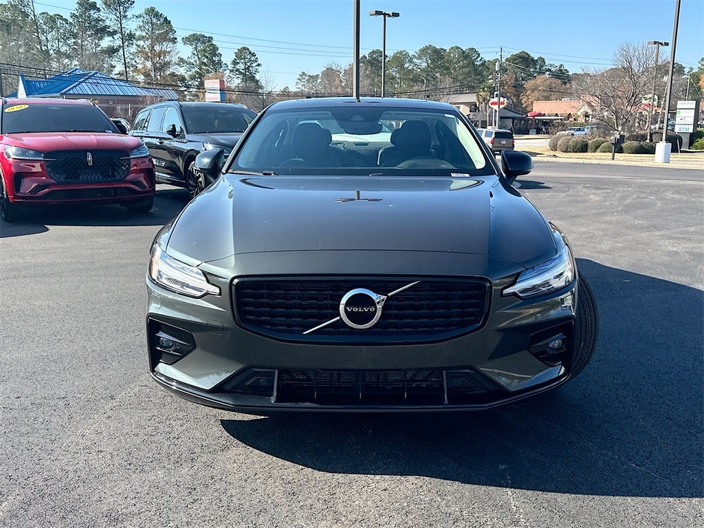 2022 Volvo S60 B5 Momentum