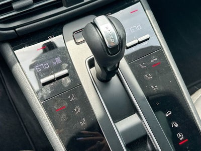 2023 Porsche Macan T