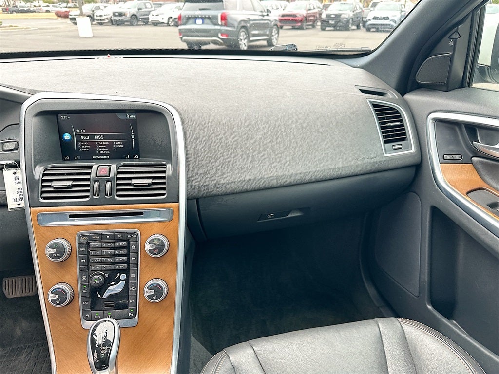 2016 Volvo XC60 T5 Drive-E Premier