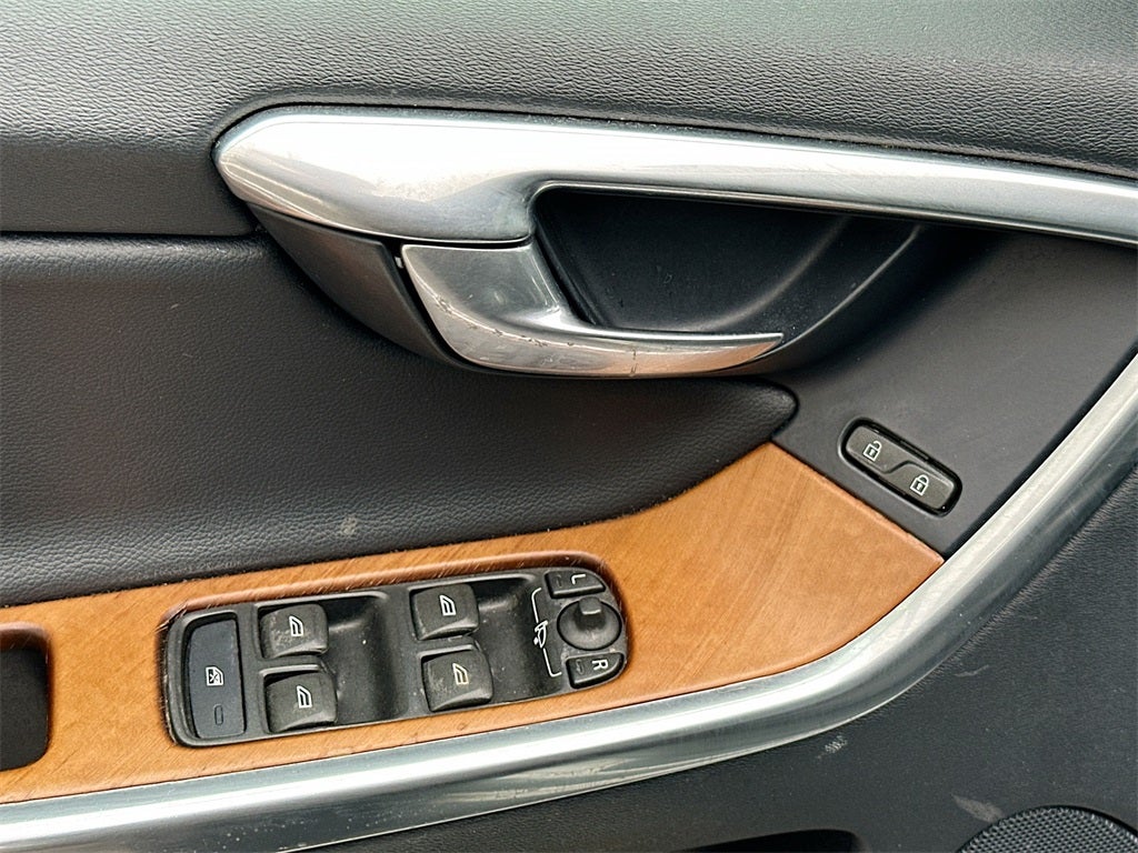 2016 Volvo XC60 T5 Drive-E Premier