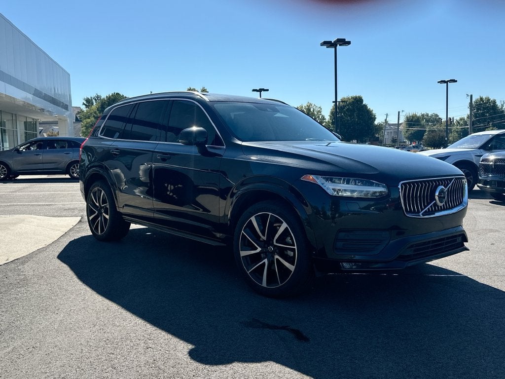 2022 Volvo XC90 T6 Momentum