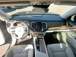 2022 Volvo XC90 T6 Momentum