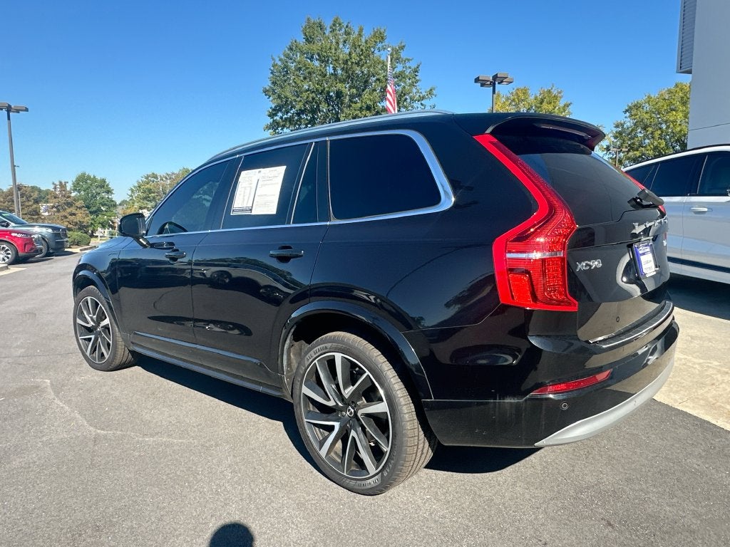 2022 Volvo XC90 T6 Momentum