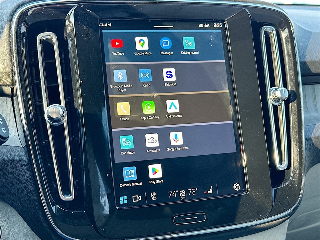 2025 Volvo XC40 B5 Ultra Dark Theme