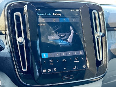 2025 Volvo XC40 B5 Ultra Dark Theme