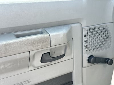 2022 Ford E-450SD Base