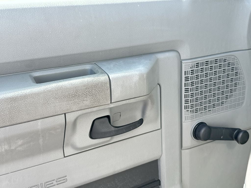 2022 Ford E-450SD Base
