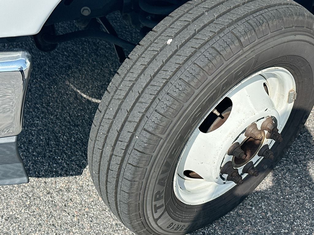 2022 Ford E-450SD Base