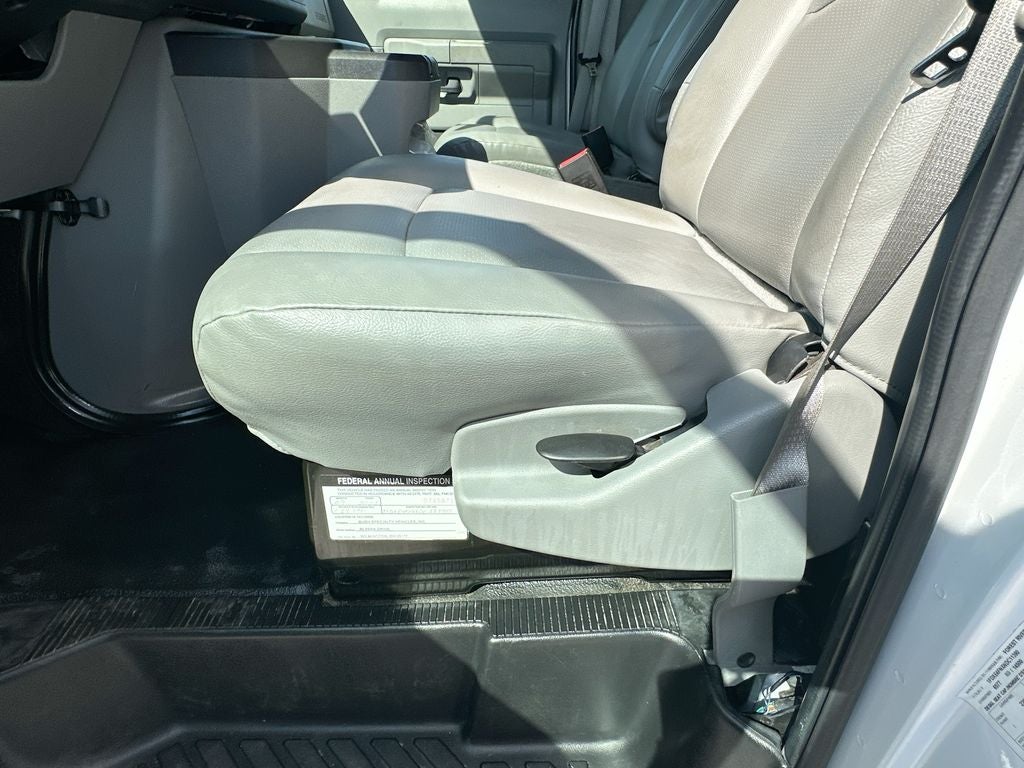 2022 Ford E-450SD Base