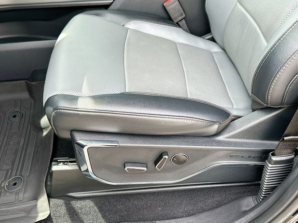 2023 Ford F-150 Lightning Lariat