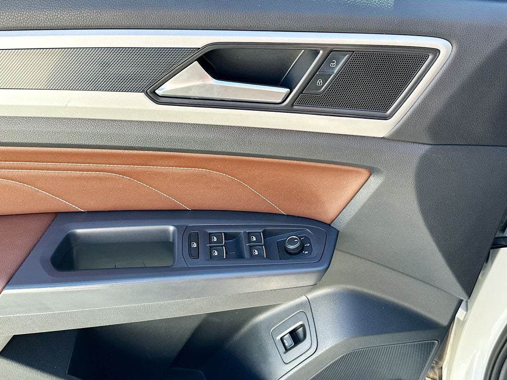 2021 Volkswagen Atlas 3.6L V6 SE w/Technology R-Line