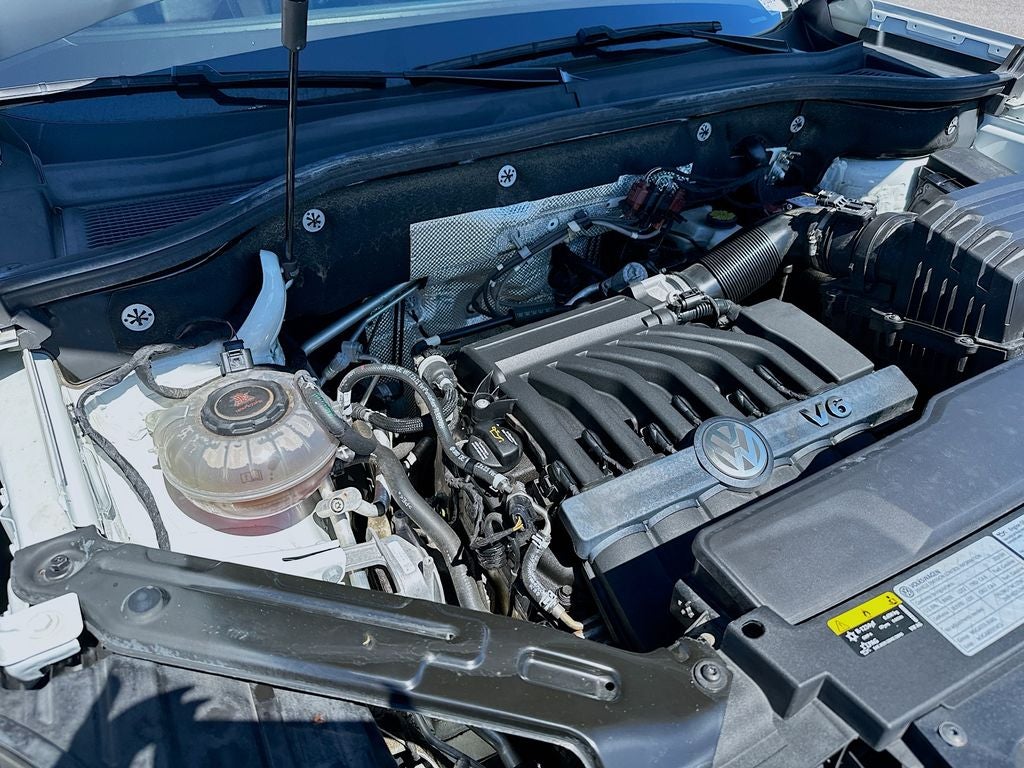 2021 Volkswagen Atlas 3.6L V6 SE w/Technology R-Line