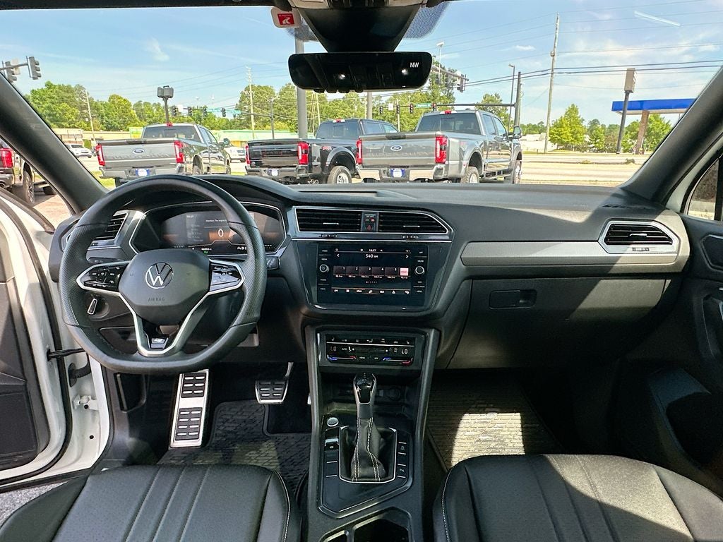 2024 Volkswagen Tiguan 2.0T SE R-Line Black