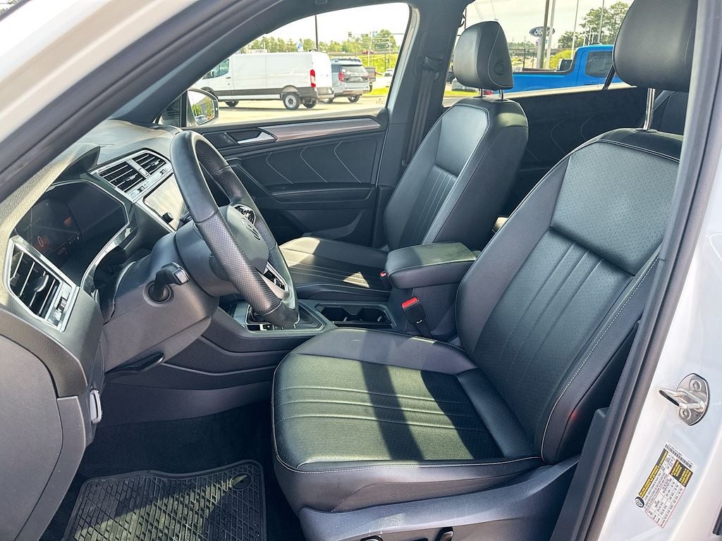 2024 Volkswagen Tiguan 2.0T SE R-Line Black